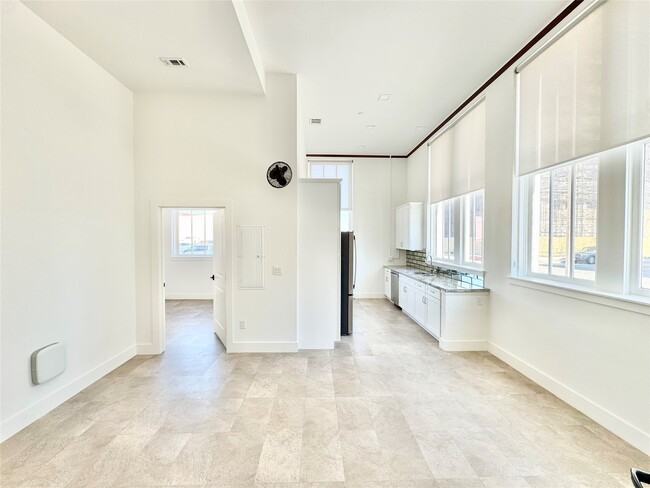 Building Photo - 2102 Mechanic St Unit 102