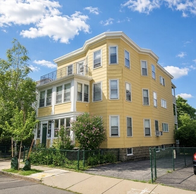 Building Photo - 11 Ware St Unit 3