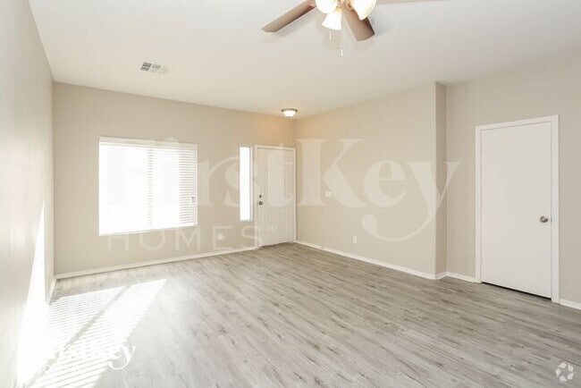 Building Photo - 6233 Highland Gardens Dr Rental