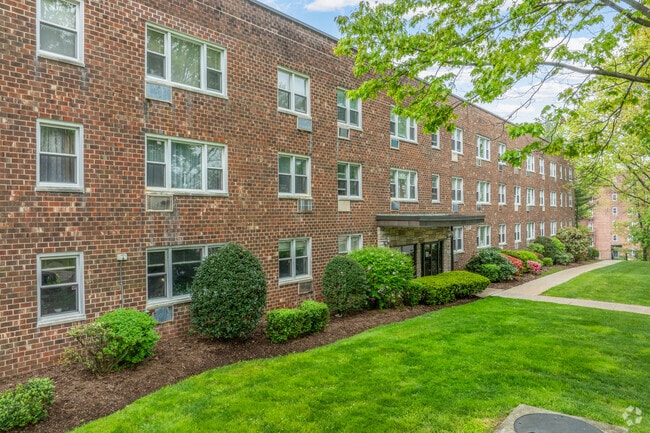 Photo - 720-740 Tuckahoe Rd