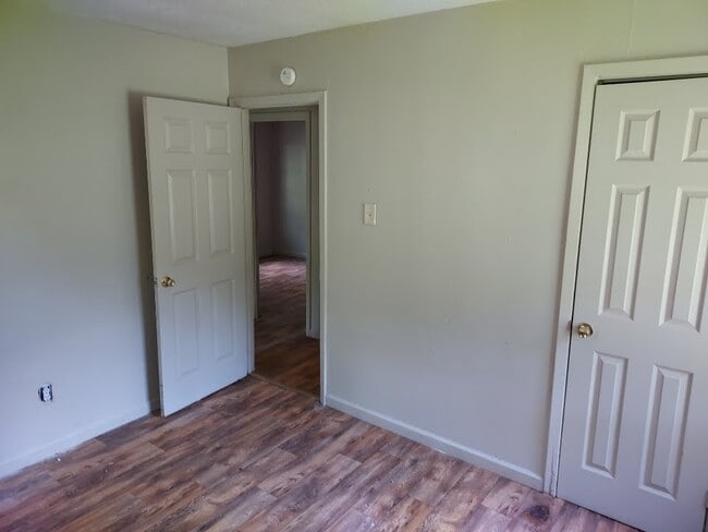 Photo - 59 Charmingdale Dr N