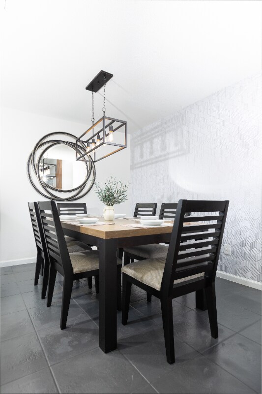 Photo - 817 Saunders Dr