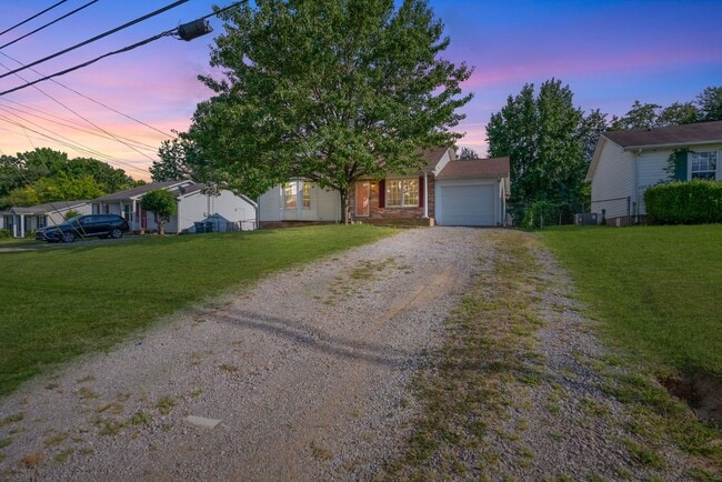Building Photo - Renovated 3-Bed/2-Bath Home with Garage & ...