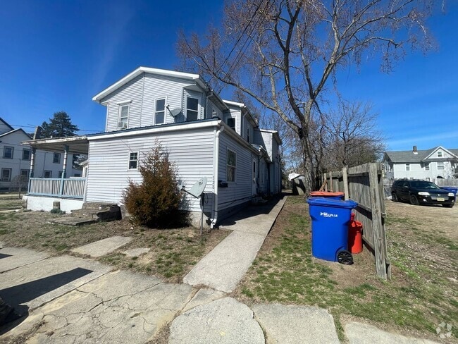 Building Photo - 328 D St Unit 328 D St #2 Rental