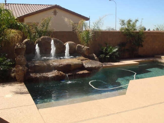 Building Photo - COMING SOON - LARGE DESIRABLE HOME IN SHADOW RIDGE WITH PRIVATE POOL!!!