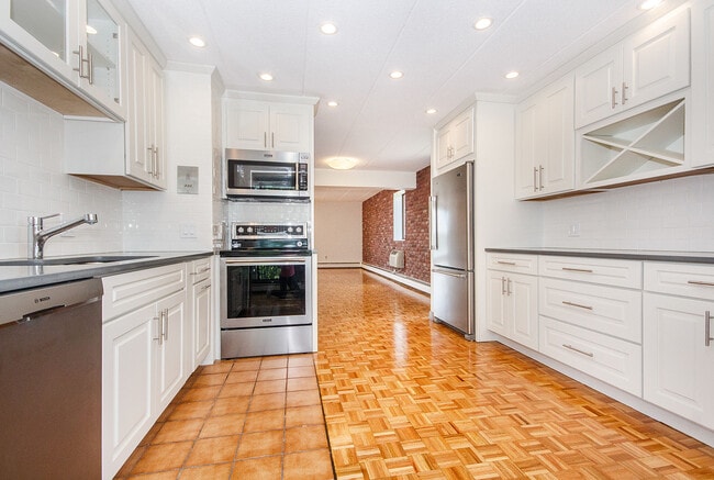 Building Photo - 31 Harris St Unit 702 Rental