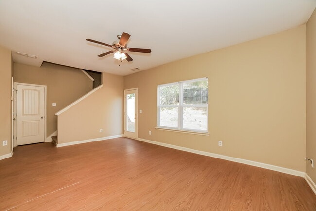 Photo - 498 Highland Falls Dr