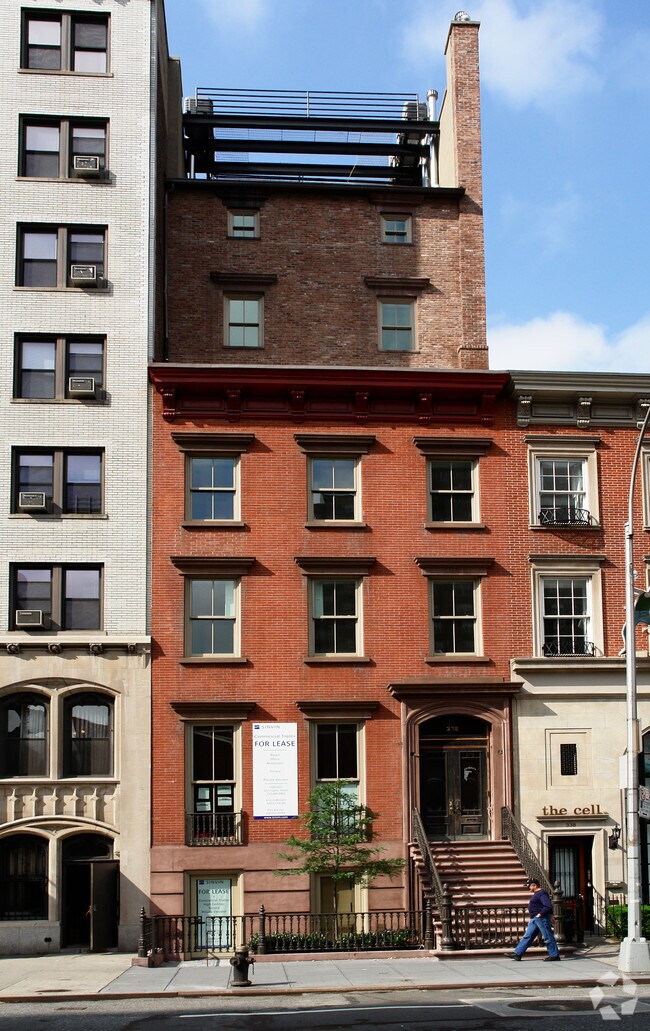 Photo - 336 W 23rd St