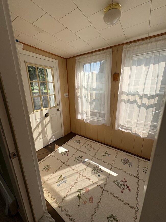 Mudroom - 11 Ray Ave