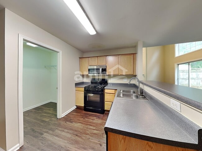 Photo - 219 Highland Falls Dr