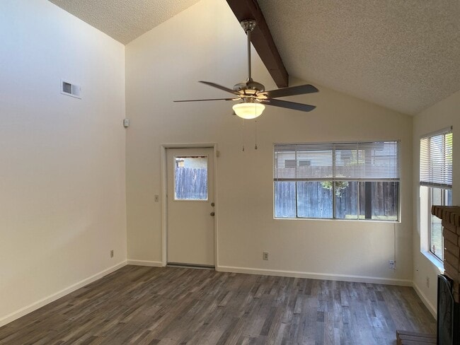 Photo - 2335 N Edison St