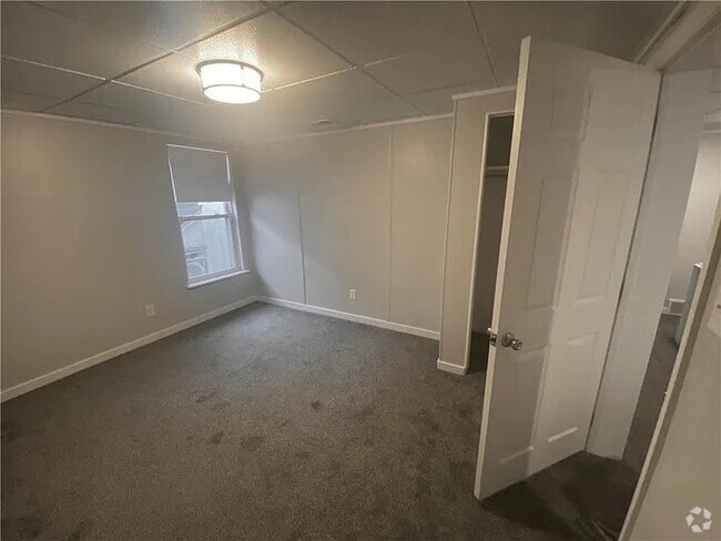 Building Photo - 406 College Ave Unit B Rental