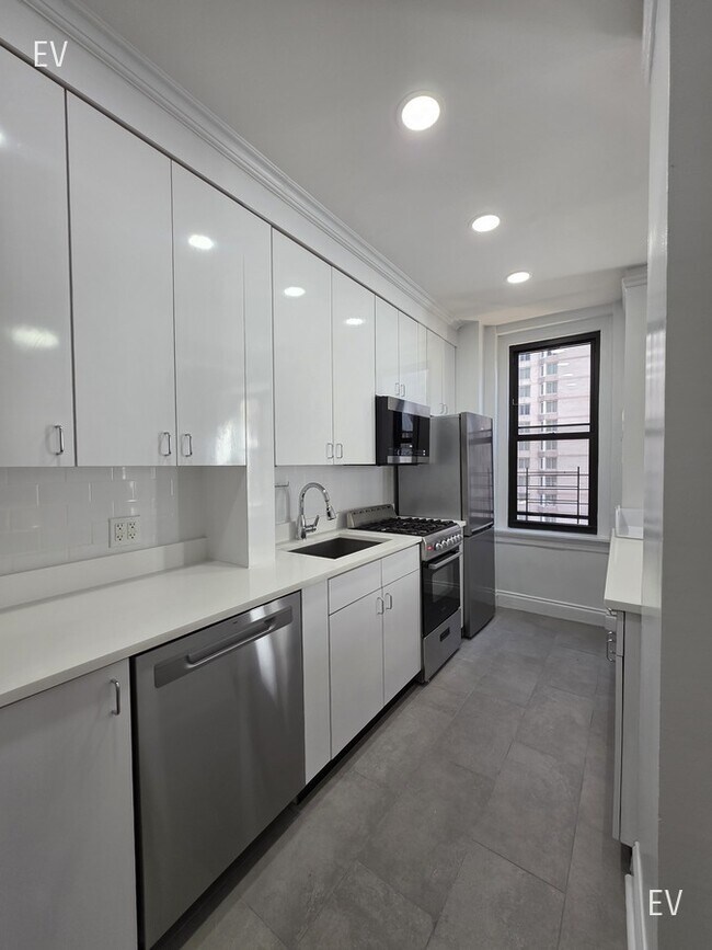 Photo - 145 W 55th St Unit 14A