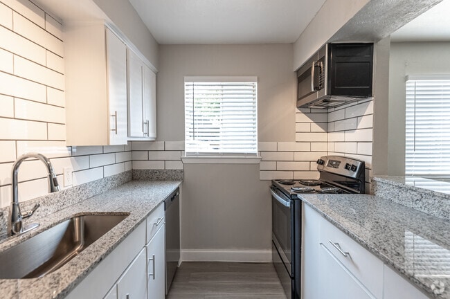 1Br, 1BA - 589 ft²