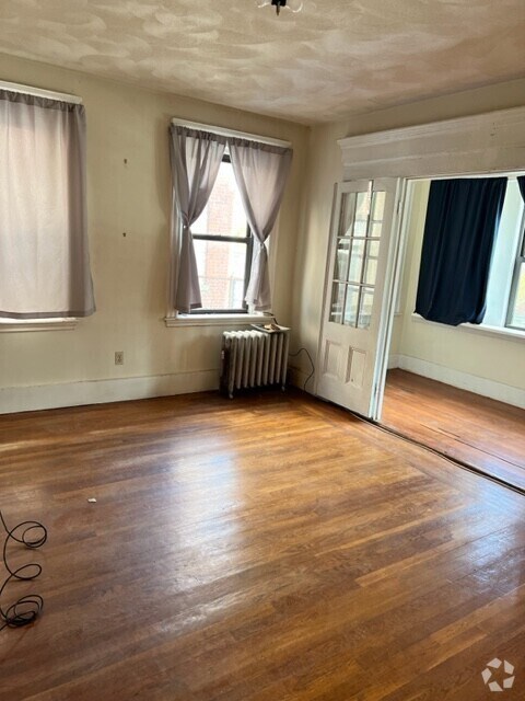 Building Photo - 110 Central St Rental