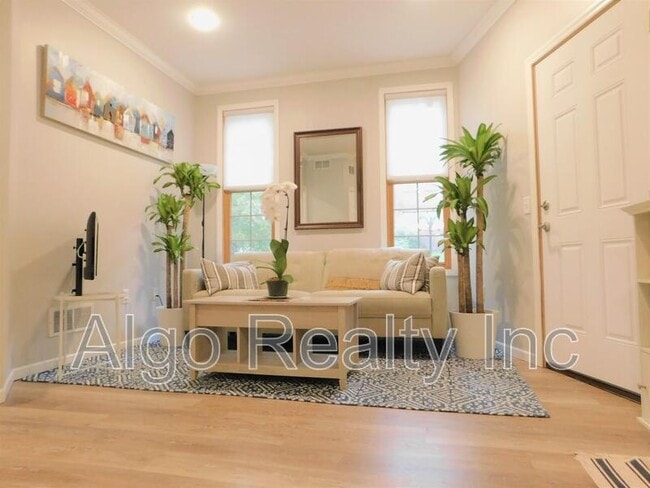 Photo - 2412 Harriet Ave