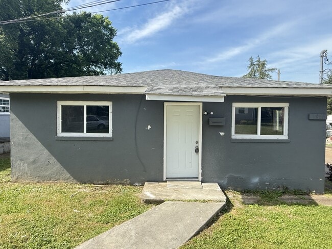 Building Photo - 1800 Carson Ave