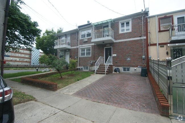 Building Photo - 82-92-92 167th St Rental