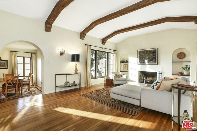 Photo - 2071 Escarpa Dr