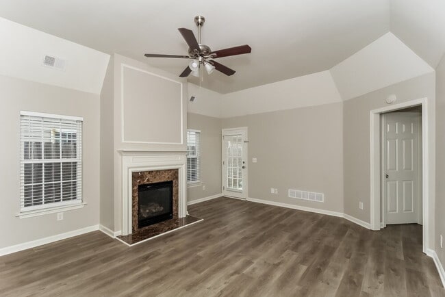 Photo - 254 Highland Falls Blvd
