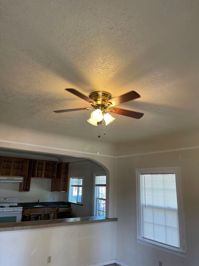 Photo - 35 E 8th St Unidad #A