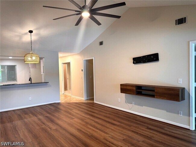 240 Timber Lake Cir Unit D201