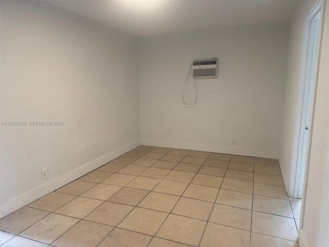 Photo - 611 S 24th Ave