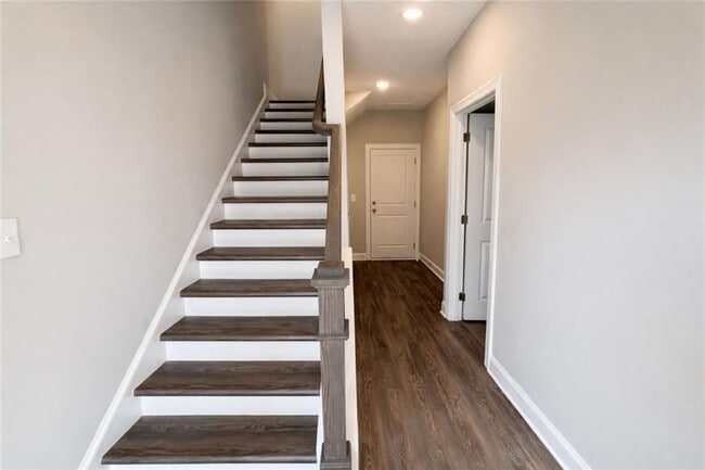 Photo - 1375 Walking Wy