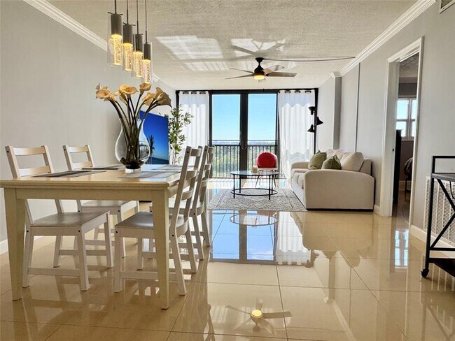 Photo - 2350 NE 14th Street Causeway Unit 703
