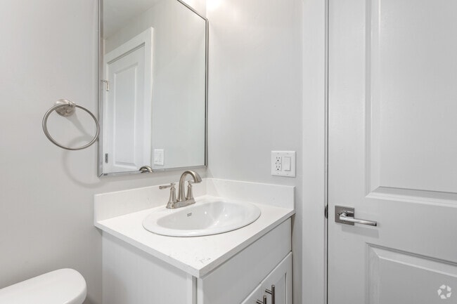 2BR, 1BA - 750SF - Primary Bathroom