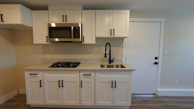 Photo - 5650 San Vincente Way Unidad B