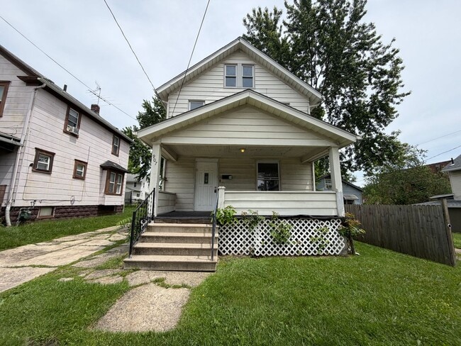 Building Photo - 907 Kling St