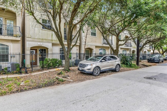 Photo - 326 Malone St