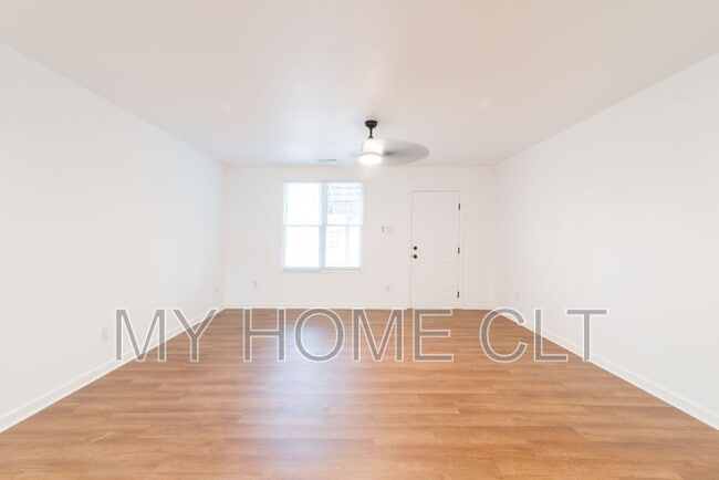 Photo - 215 Johndy Ave
