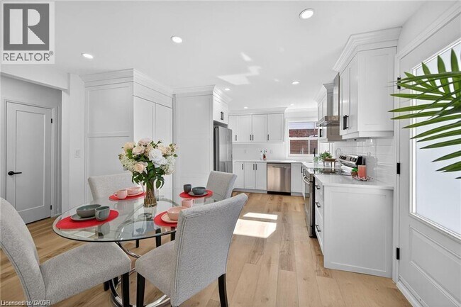 Photo - 175 E 45th St