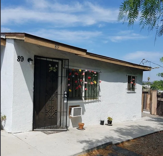 Building Photo - Imperial Triplex Unit 3589-3