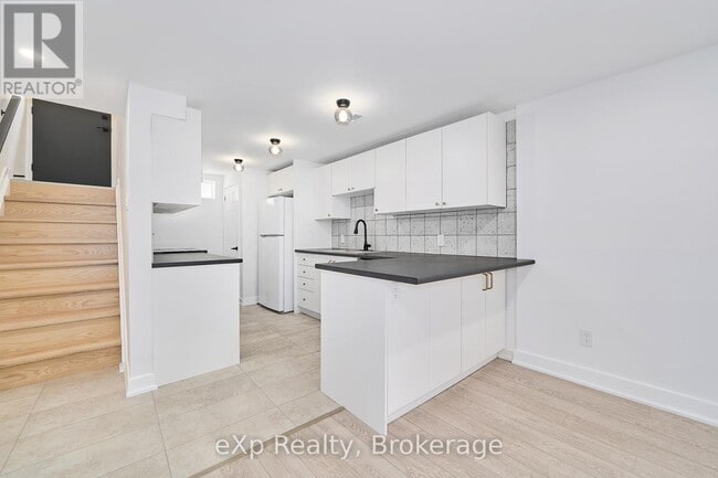 Photo - 111 Riverside Dr N
