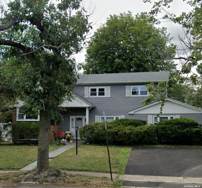 443 Old Country Rd  