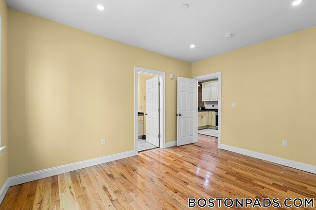 Photo - 29 Fessenden St Unit 1