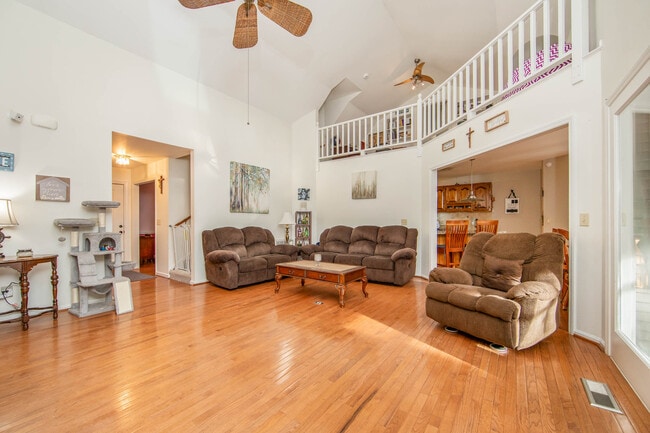 Photo - 28900 Deercroft Dr
