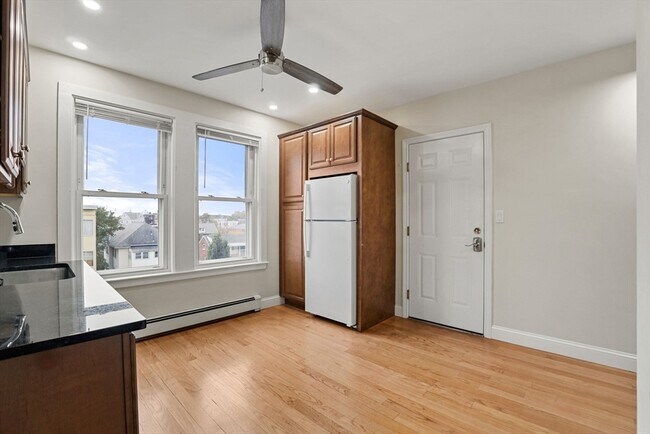 Photo - 46 Breed St Unit 2