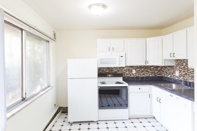 125 Hill Street Apartments