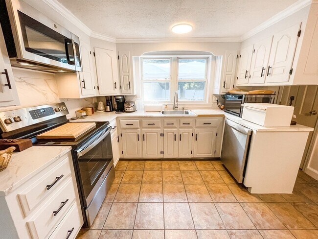 Photo - 294 Middle St