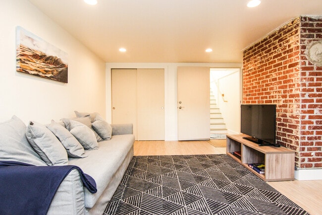 Photo - 5115 N Concord Ave Unit B