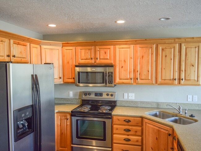 Photo - 225 W 1010 S