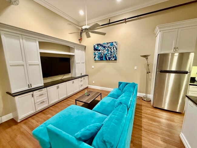 Photo - 317 Main St Unit 200