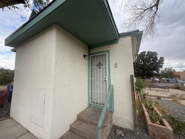 Photo - 1102 Edith Blvd SE Unit 2