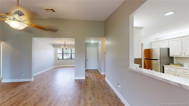 Photo - 2881 SE Nance St