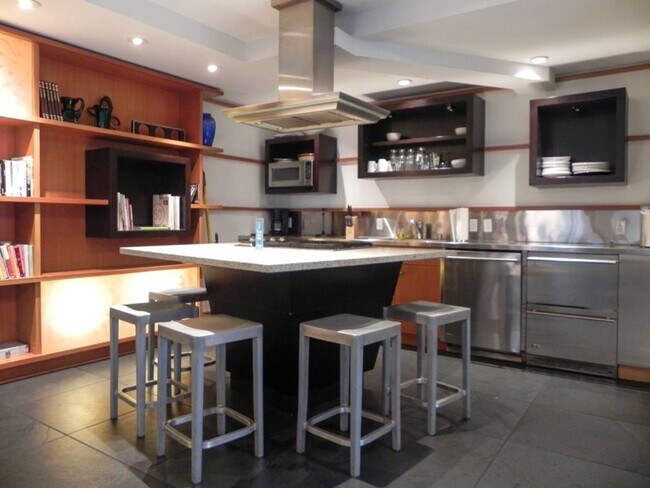 Photo - 1420 E Pine St