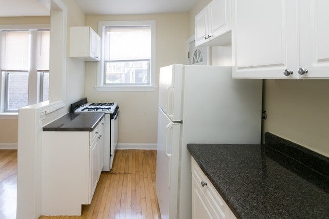 Photo - 559 W Aldine Ave Unit W2